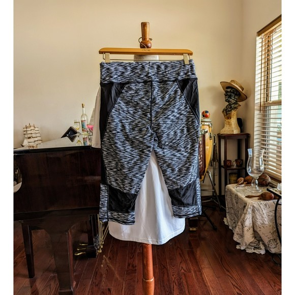 Calvin Klein Performance quick dry stretch capri pants Sz M - Picture 2 of 7